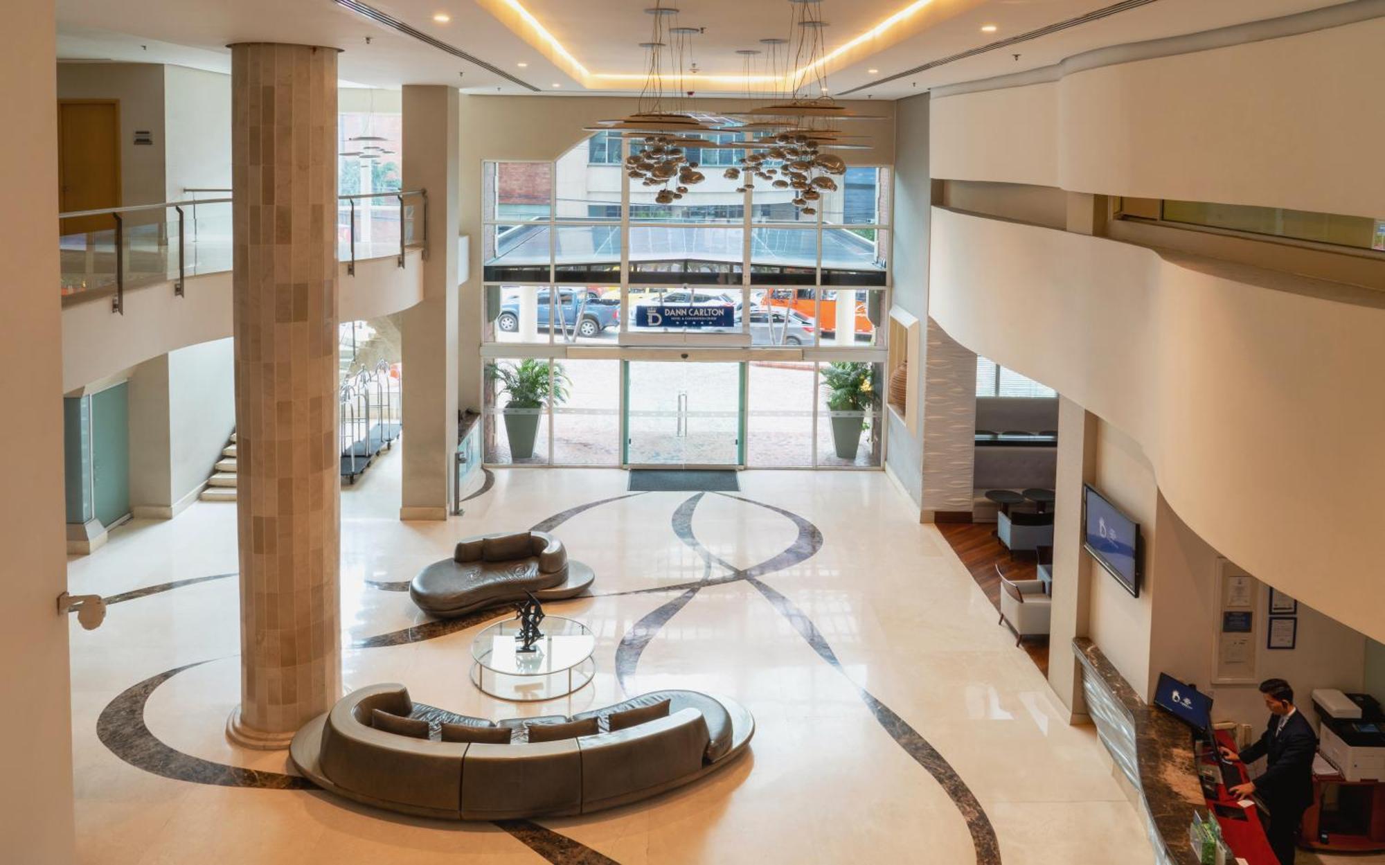 Hotel Dann Carlton Barranquilla Y Centro De Convenciones Buitenkant foto The lobby of the hotel