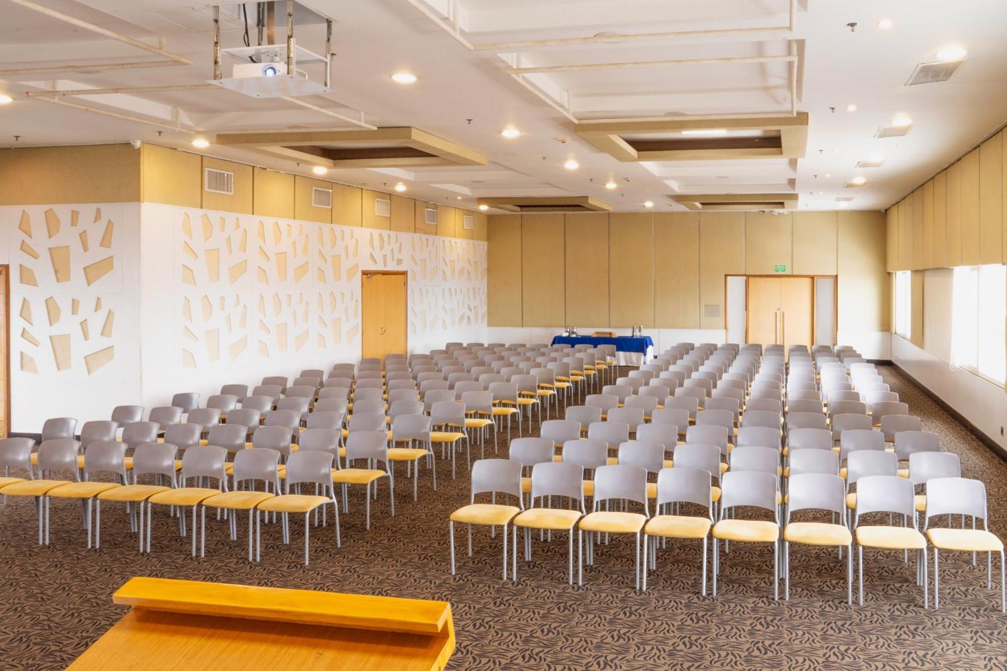 Hotel Dann Carlton Barranquilla Y Centro De Convenciones Buitenkant foto The main conference room